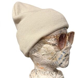 Urban Outfitters Jessie Beanie Cream/Oatmeal color NWT